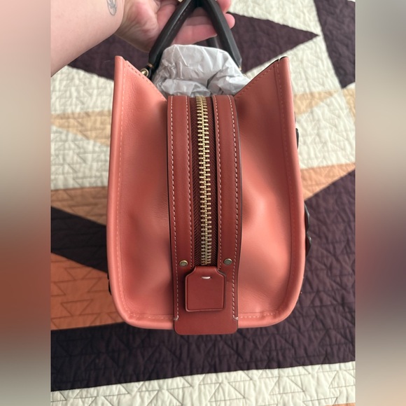 Coach Tea Rose Rogue - Picture 3 of 14